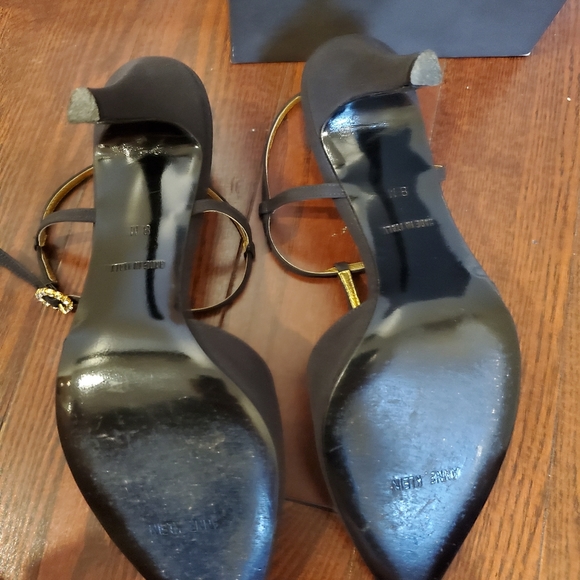Anne Klein black strappy sandal - size 8 - Picture 5 of 5